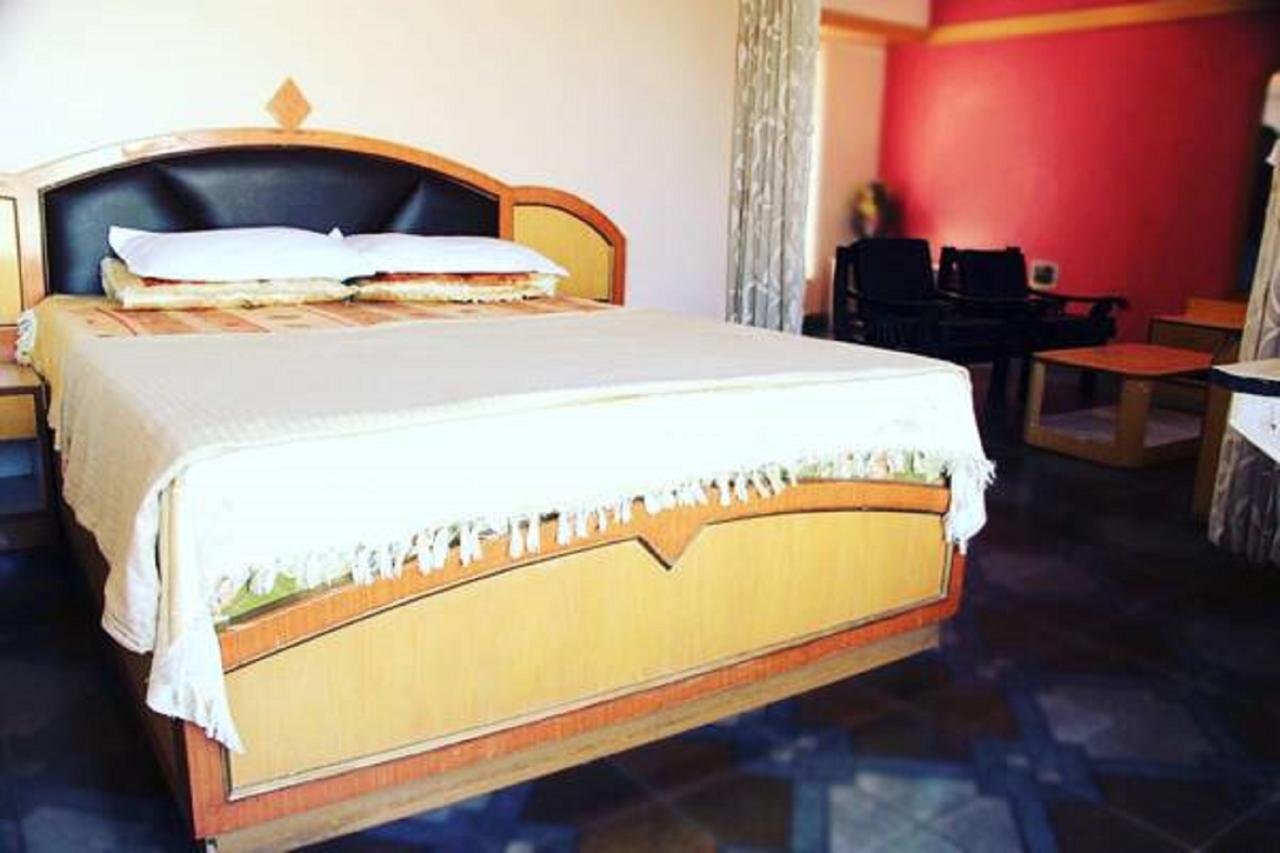 Hotel Vishwamitra Lātūr 외부 사진